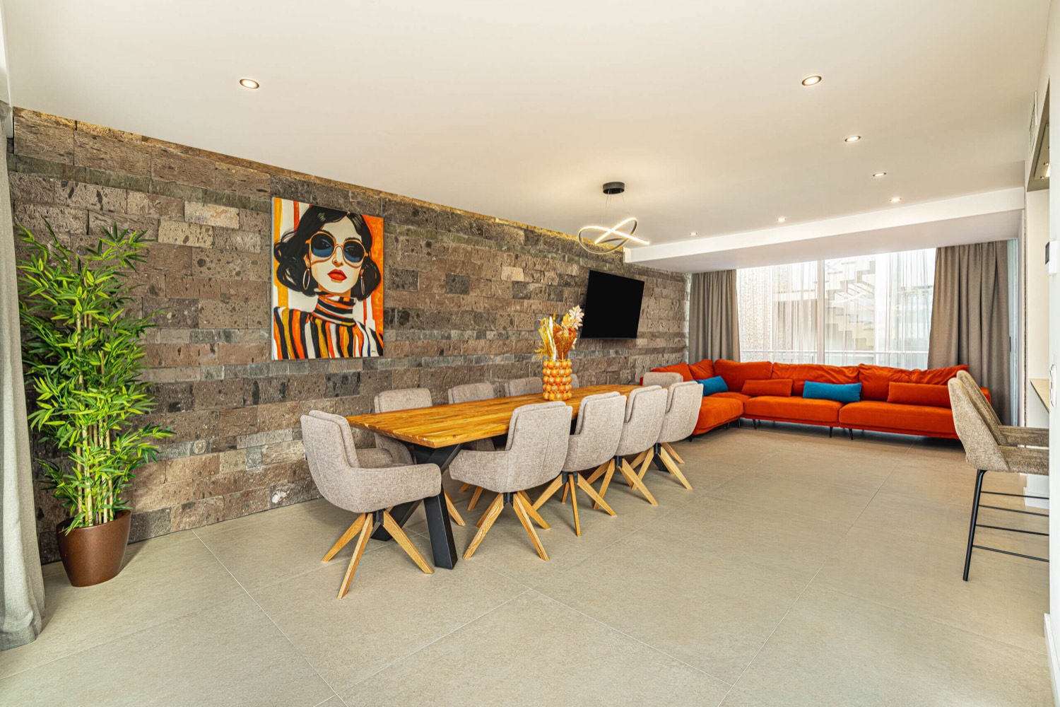 Open-plan living and dining area at Villa 32