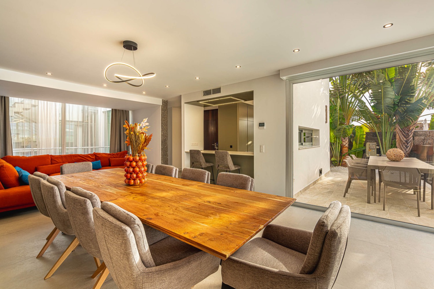 Open-plan living and dining area at Villa 32